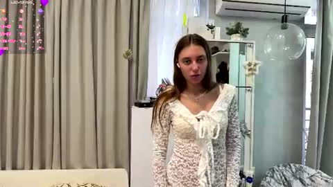 Selena online show from 08/01/26, 03:17