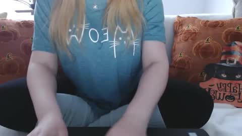 Snapshot of kymchi chatting on 10/21/25, 10:10 Check Out My NSFW OnlyFans Link On Bio online show from 10/21/25, 10:10