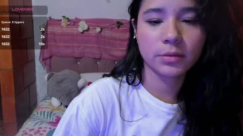 Snapshot of kyomi_beth chatting on 01/13/25, 05:44 kyomi online show from 01/13/25, 05:44