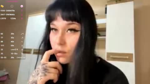 Eva online show from 11/15/25, 10:34