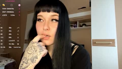 Eva online show from 11/27/25, 10:28