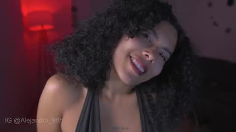 schedule 300 pm - 1100pm colombia time online show from 10/17/25, 11:29