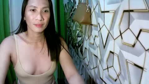 Snapshot of kyutshyne chatting on 05/17/26, 08:38 kyutshyne online show from 05/17/26, 08:38