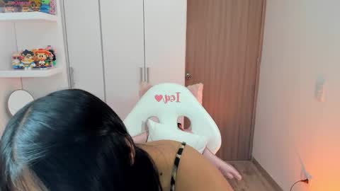 Snapshot of kyy_isa chatting on 10/08/25, 03:31 IG online show from 10/08/25, 03:31