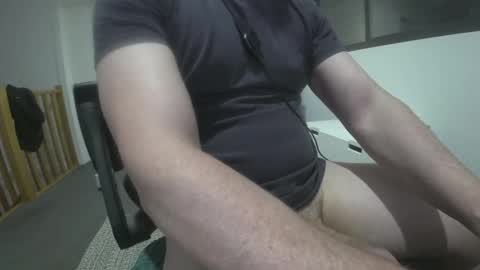 Snapshot of l00tz chatting on 11/02/25, 12:40 l00tz online show from 11/02/25, 12:40