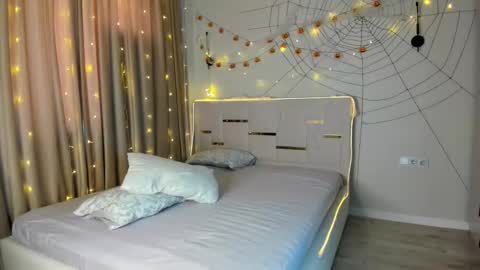 Snapshot of l1l_lola chatting on 10/31/25, 05:52 Ameli online show from 10/31/25, 05:52