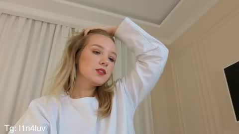 lina online show from 11/10/25, 09:36