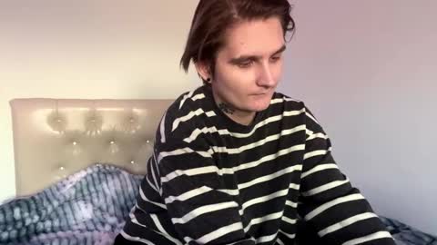 Snapshot of l1saazart chatting on 12/03/25, 12:25 Lisa online show from 12/03/25, 12:25