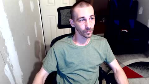 Snapshot of l1v1nth3dr3am chatting on 07/25/26, 12:31 l1v1nth3dr3am online show from 07/25/26, 12:31
