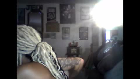 Snapshot of l3nababi92 chatting on 10/25/25, 04:57 l3nababi92 online show from 10/25/25, 04:57