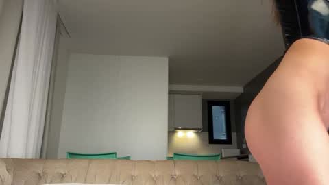 Julie online show from 09/15/25, 05:40