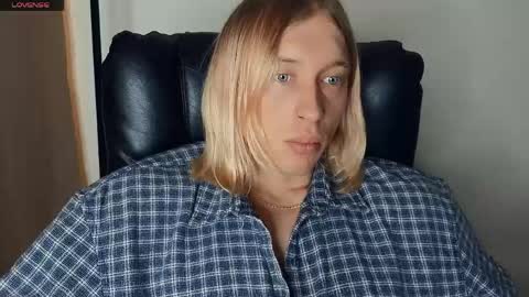 Snapshot of l_adonis_l chatting on 04/10/26, 07:24 Adonis online show from 04/10/26, 07:24