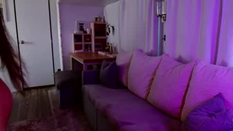 Snapshot of l_and_elle chatting on 02/19/25, 12:57 Giselle online show from 02/19/25, 12:57