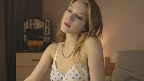 Snapshot of la_belle_ chatting on 02/05/26, 03:55 Alice online show from 02/05/26, 03:55