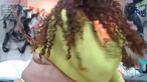 la crespa x online show from 10/28/25, 12:41