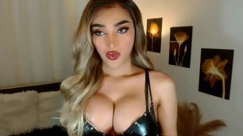 ISABEL online show from 02/25/26, 05:39