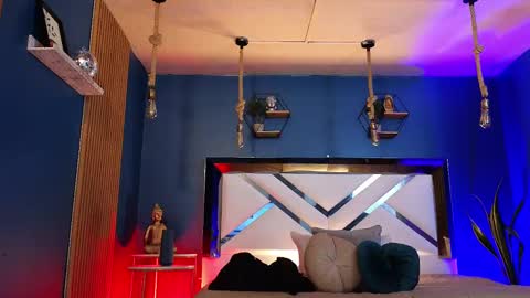 Cris  online show from 09/17/25, 11:23