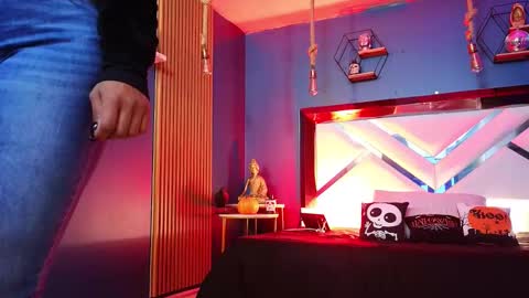 Cris  online show from 10/29/25, 11:01