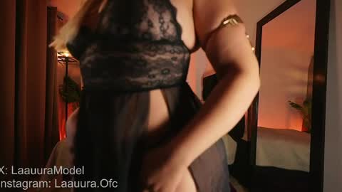 Snapshot of laauura_1 chatting on 04/07/26, 10:09 Only Fans laauura online show from 04/07/26, 10:09