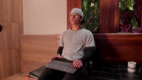 labrinthteasing online show from 09/19/25, 02:29