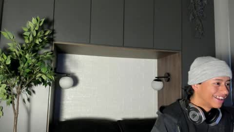 labrinthteasing online show from 10/09/25, 12:14