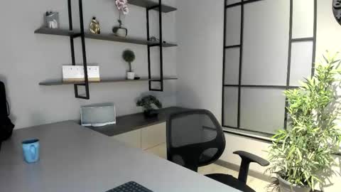 labrinthteasing online show from 10/19/25, 12:06