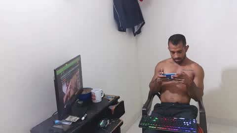 Snapshot of lacasadelosmunecosbq chatting on 02/02/26, 01:15 Bruno Smith online show from 02/02/26, 01:15