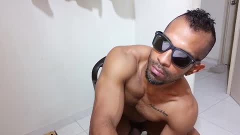 Snapshot of lacasadelosmunecosbq chatting on 03/27/26, 05:13 Bruno Smith online show from 03/27/26, 05:13