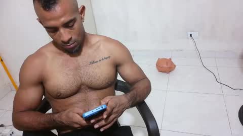 Snapshot of lacasadelosmunecosbq chatting on 04/11/26, 04:50 Bruno Smith online show from 04/11/26, 04:50