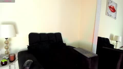 lace_victoria online show from 07/04/26, 12:28
