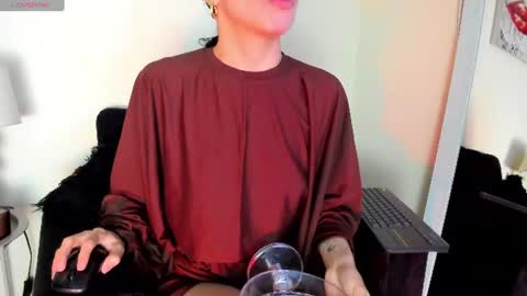 lace_victoria online show from 07/27/26, 12:28