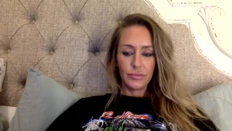 Snapshot of laceylayne96 chatting on 05/22/26, 03:46 laceylayne96 online show from 05/22/26, 03:46