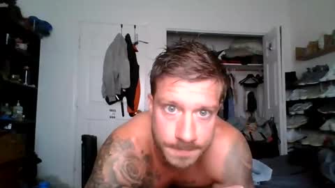 Snapshot of lacrioxcum18 chatting on 10/22/25, 04:40 lacrioxcum18 online show from 10/22/25, 04:40