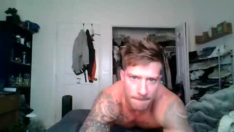 Snapshot of lacrioxcum18 chatting on 11/05/25, 02:17 lacrioxcum18 online show from 11/05/25, 02:17