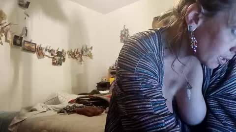 lacybell online show from 12/18/25, 01:55