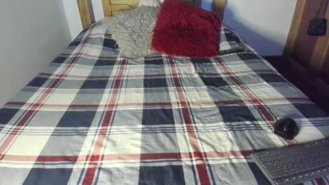 Snapshot of ladahear_ chatting on 10/22/25, 12:05 Akyra  online show from 10/22/25, 12:05