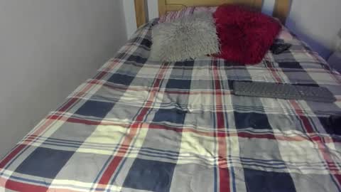 Snapshot of ladahear_ chatting on 10/28/25, 12:09 Akyra  online show from 10/28/25, 12:09