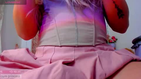 Snapshot of ladenandjuan chatting on 10/12/25, 03:33 Laden And Juan online show from 10/12/25, 03:33