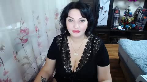 lady_boom_ online show from 12/08/24, 10:19