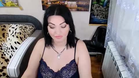 lady_boom_ online show from 12/04/25, 05:21