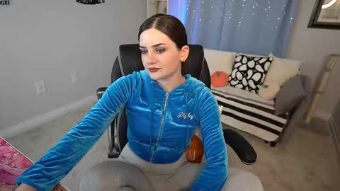 Snapshot of lady_bpd chatting on 10/21/25, 12:00 Anna online show from 10/21/25, 12:00