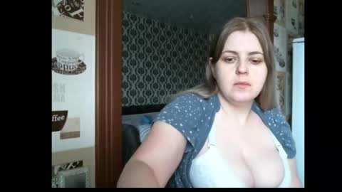 Snapshot of lady_cute_cat chatting on 03/18/26, 02:37 lady cute cat29 online show from 03/18/26, 02:37