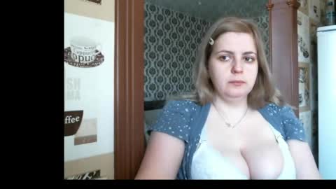 Snapshot of lady_cute_cat chatting on 04/23/26, 02:13 lady cute cat29 online show from 04/23/26, 02:13