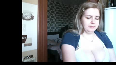 Snapshot of lady_cute_cat chatting on 04/27/26, 02:42 lady cute cat29 online show from 04/27/26, 02:42