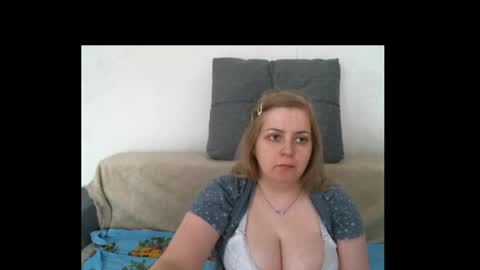 Snapshot of lady_cute_cat chatting on 05/18/26, 06:08 lady cute cat29 online show from 05/18/26, 06:08