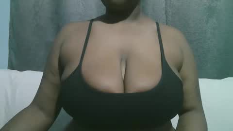 lady_dearra online show from 10/13/25, 04:01