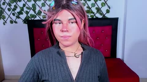 Snapshot of lady_evelynn_ chatting on 10/04/25, 09:46 Evelynn online show from 10/04/25, 09:46