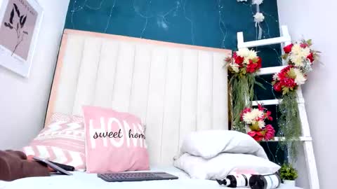 Snapshot of lady_falcon chatting on 11/16/25, 02:17 LADY online show from 11/16/25, 02:17