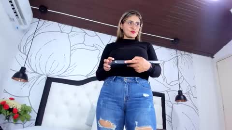 LADY  online show from 05/23/26, 02:28