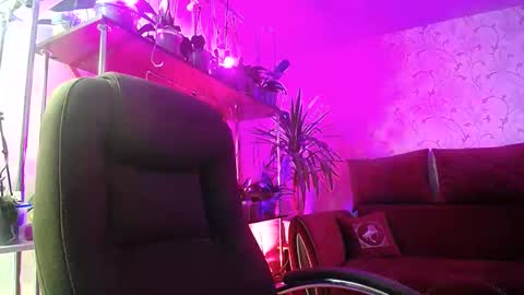 Lady Gloria online show from 12/29/24, 08:11